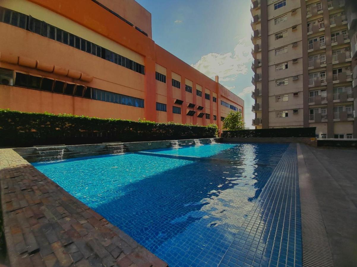 Laureano Di Trevi Tower Aparthotel Manila Exterior foto